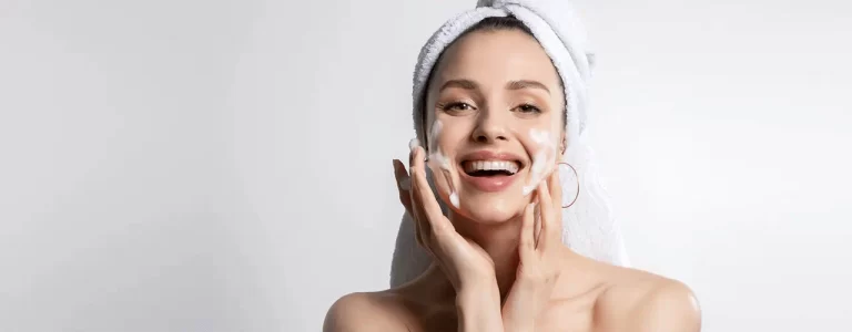 5 Rutinas de Cuidado Facial para una Piel Radiante en Casa 🧴✨